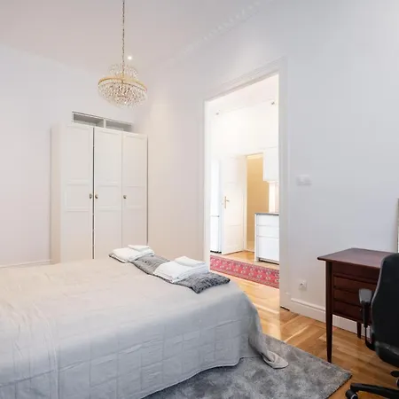 Apartment Classical With A Modern Touch! *